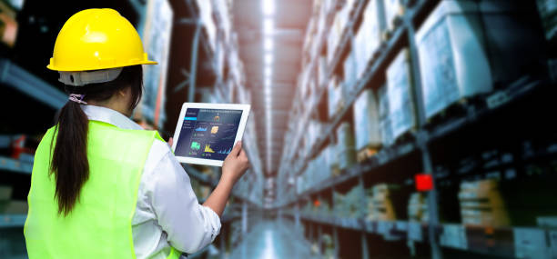 Smart inventory dengan pemantauan inventaris di tablet