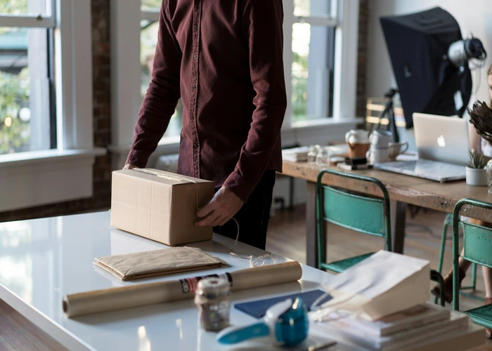 packer adalah yang bertugas bersama picker